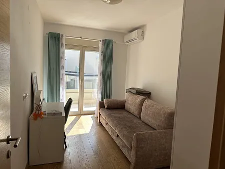 Spacious sea-view apartment in Rafailovici — 122 m², garage included
